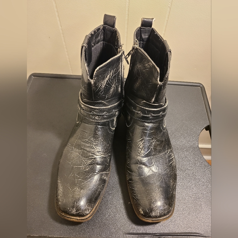 District 3 Black Destructed Boots